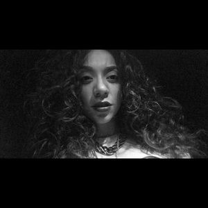 Meet your Posher, Fresia